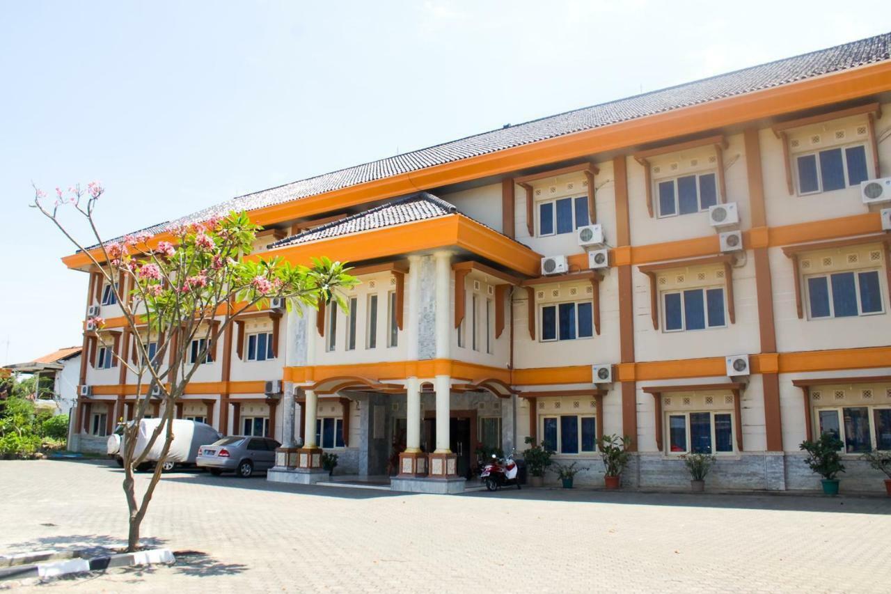 Indramayu Hotel Wiwi Perkasa 2 מראה חיצוני תמונה