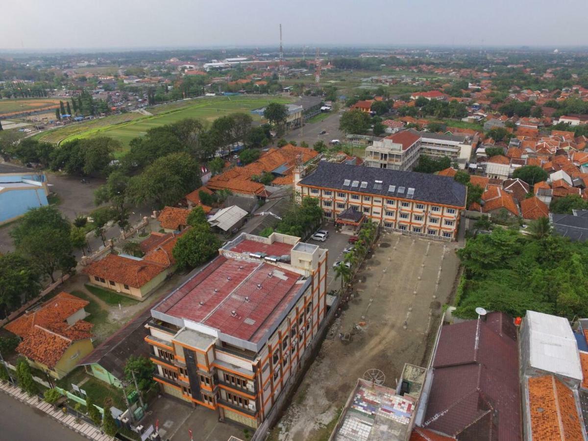 Indramayu Hotel Wiwi Perkasa 2 מראה חיצוני תמונה